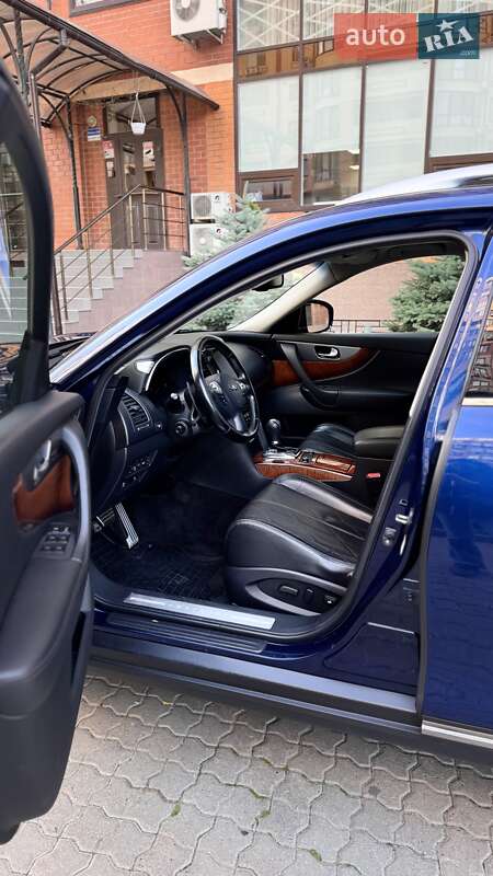 Внедорожник / Кроссовер Infiniti QX70 2016 в Одессе фото 49 Внедорожник / Кроссовер Infiniti QX70 2016 в Одессе