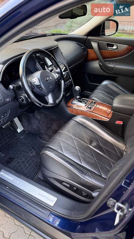 Внедорожник / Кроссовер Infiniti QX70 2016 в Одессе фото 54 Внедорожник / Кроссовер Infiniti QX70 2016 в Одессе