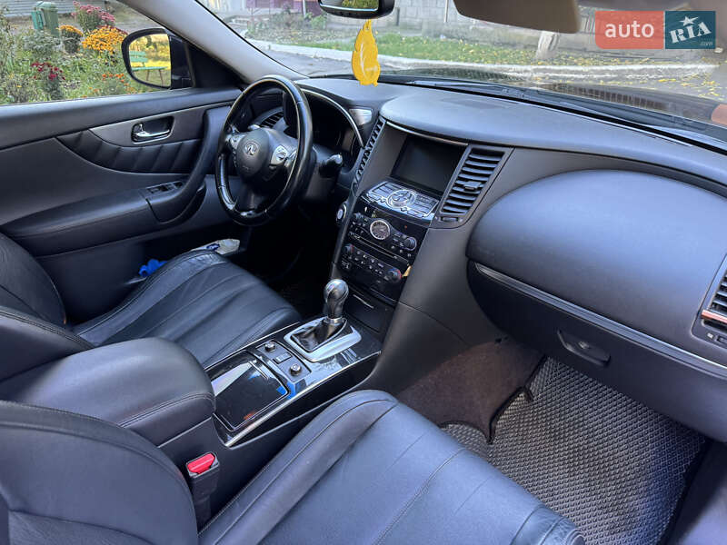 Позашляховик / Кросовер Infiniti QX70 2013 в Волочиську