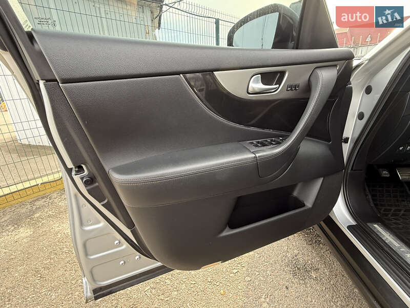 Внедорожник / Кроссовер Infiniti QX70 2015 в Киеве