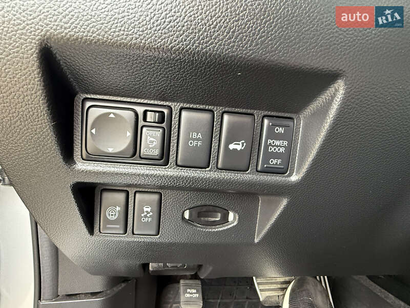 Внедорожник / Кроссовер Infiniti QX70 2015 в Киеве