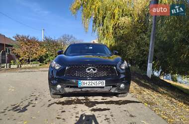 Внедорожник / Кроссовер Infiniti QX70 2016 в Первомайске