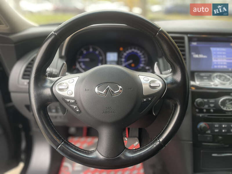 Позашляховик / Кросовер Infiniti QX70 2015 в Києві