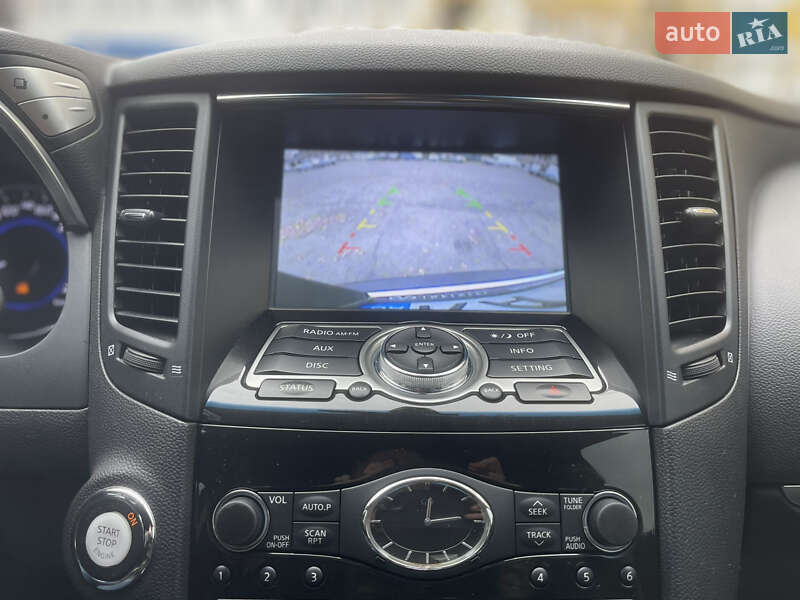 Позашляховик / Кросовер Infiniti QX70 2015 в Києві