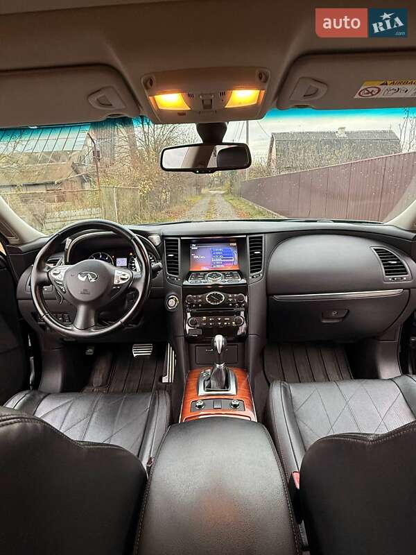 Позашляховик / Кросовер Infiniti QX70 2016 в Івано-Франківську