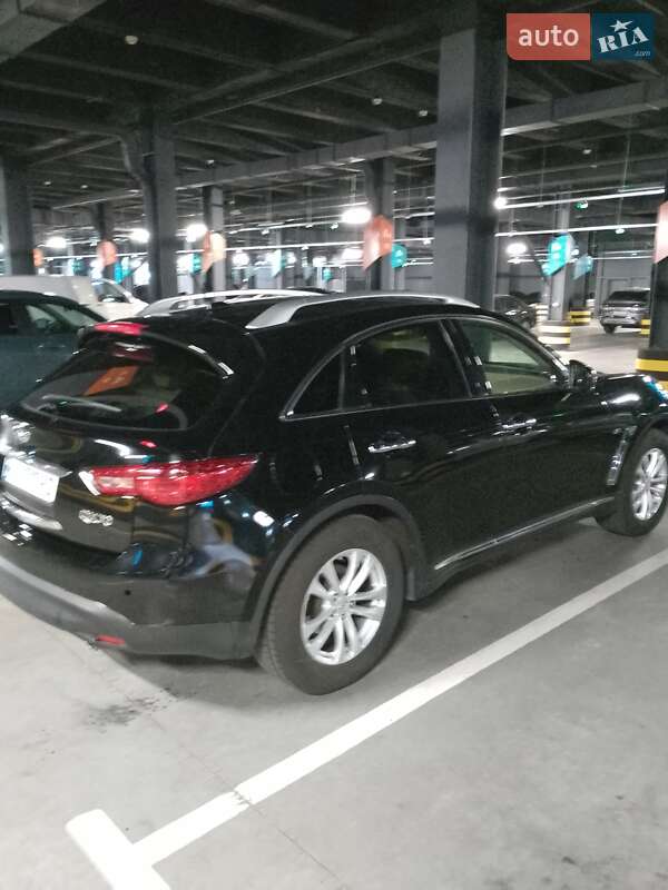 Позашляховик / Кросовер Infiniti QX70 2014 в Києві