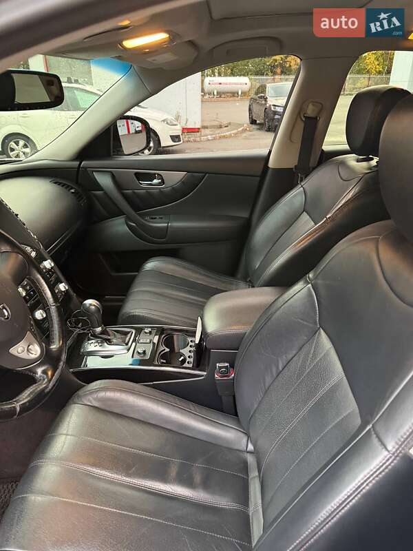 Позашляховик / Кросовер Infiniti QX70 2017 в Дніпрі