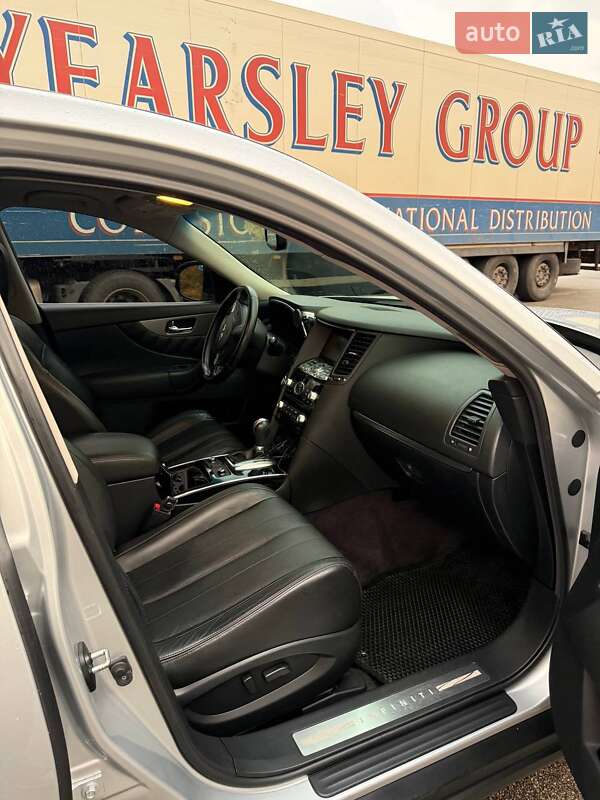 Позашляховик / Кросовер Infiniti QX70 2017 в Дніпрі