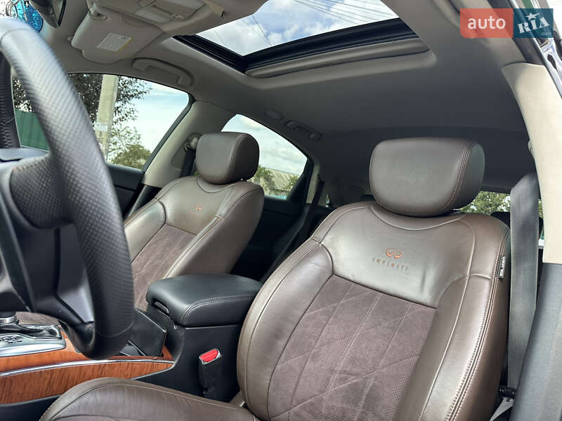 Внедорожник / Кроссовер Infiniti QX70 2013 в Полтаве