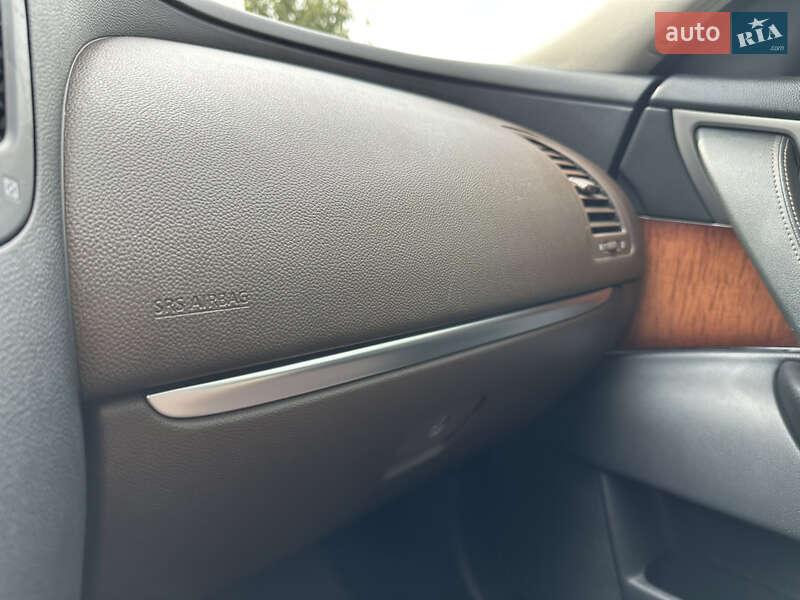 Внедорожник / Кроссовер Infiniti QX70 2013 в Полтаве