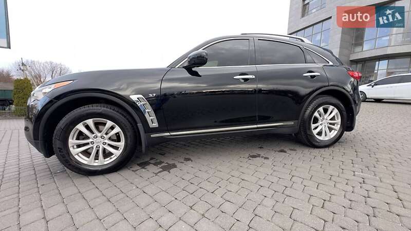 Внедорожник / Кроссовер Infiniti QX70 2013 в Хмельницком