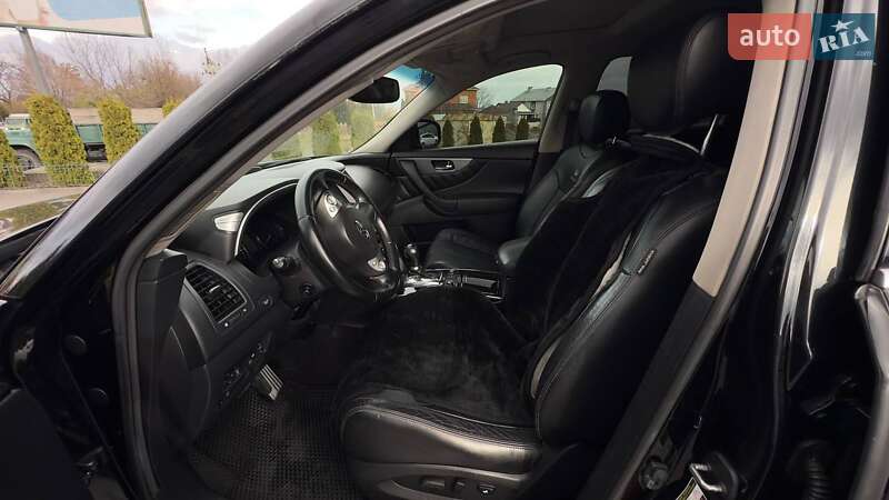 Внедорожник / Кроссовер Infiniti QX70 2013 в Хмельницком