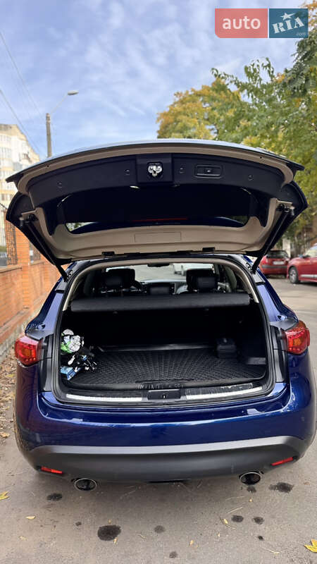 Внедорожник / Кроссовер Infiniti QX70 2016 в Одессе