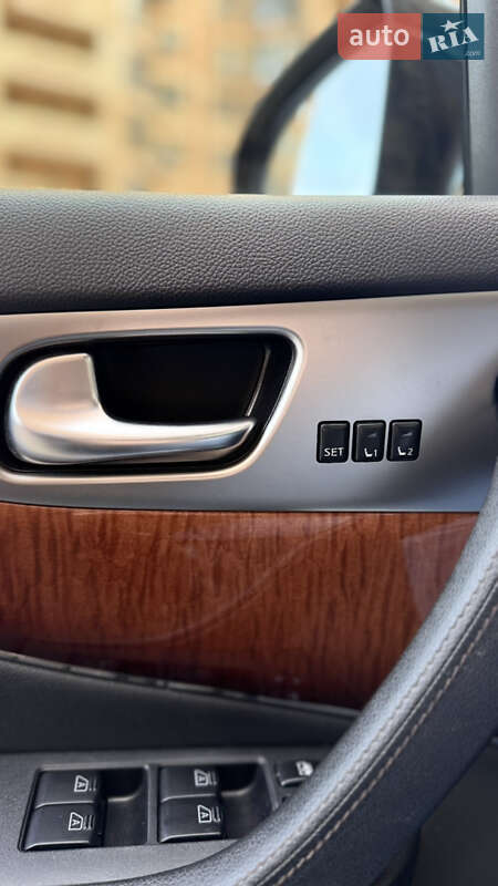 Внедорожник / Кроссовер Infiniti QX70 2016 в Одессе