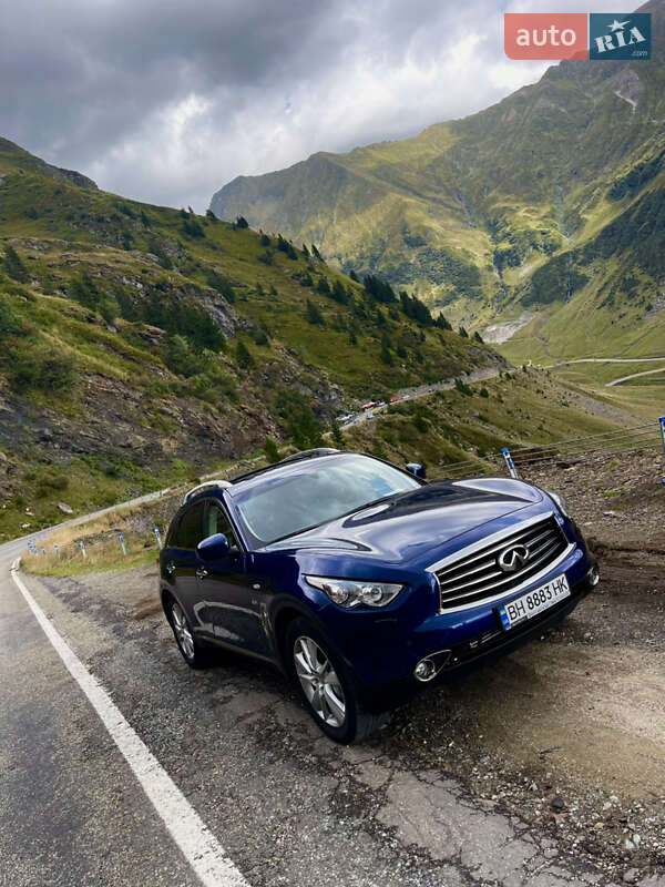 Внедорожник / Кроссовер Infiniti QX70 2016 в Одессе