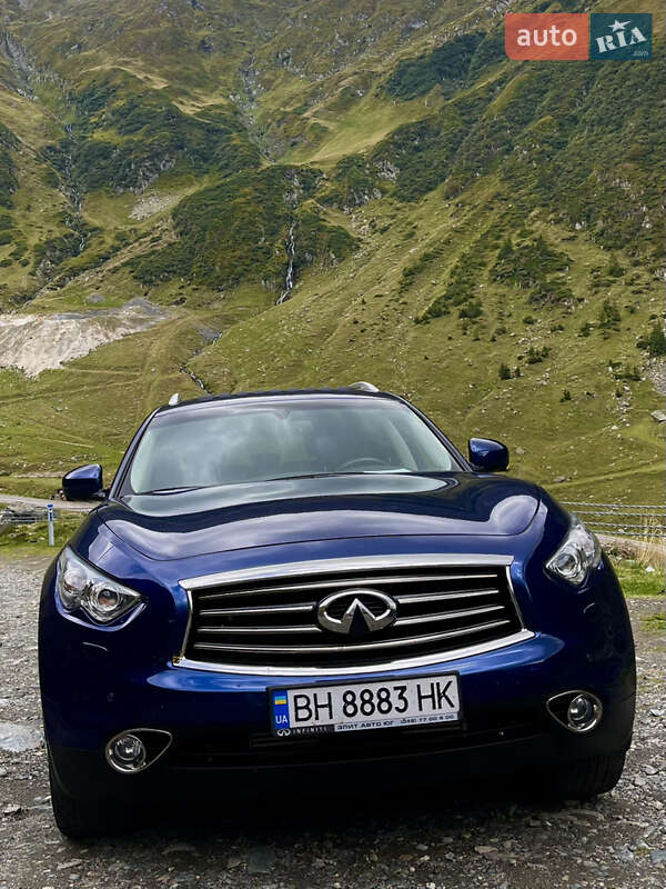 Внедорожник / Кроссовер Infiniti QX70 2016 в Одессе