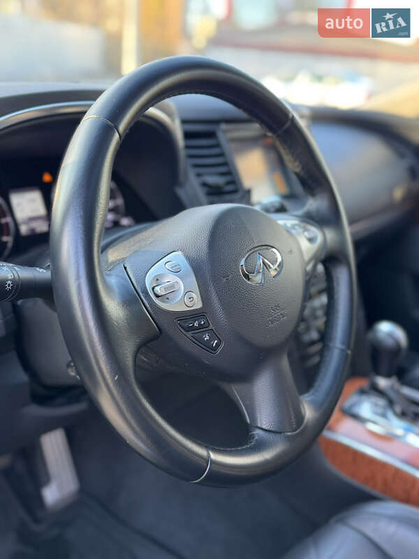 Внедорожник / Кроссовер Infiniti QX70 2014 в Крюковщине фото 19 Внедорожник / Кроссовер Infiniti QX70 2014 в Крюковщине