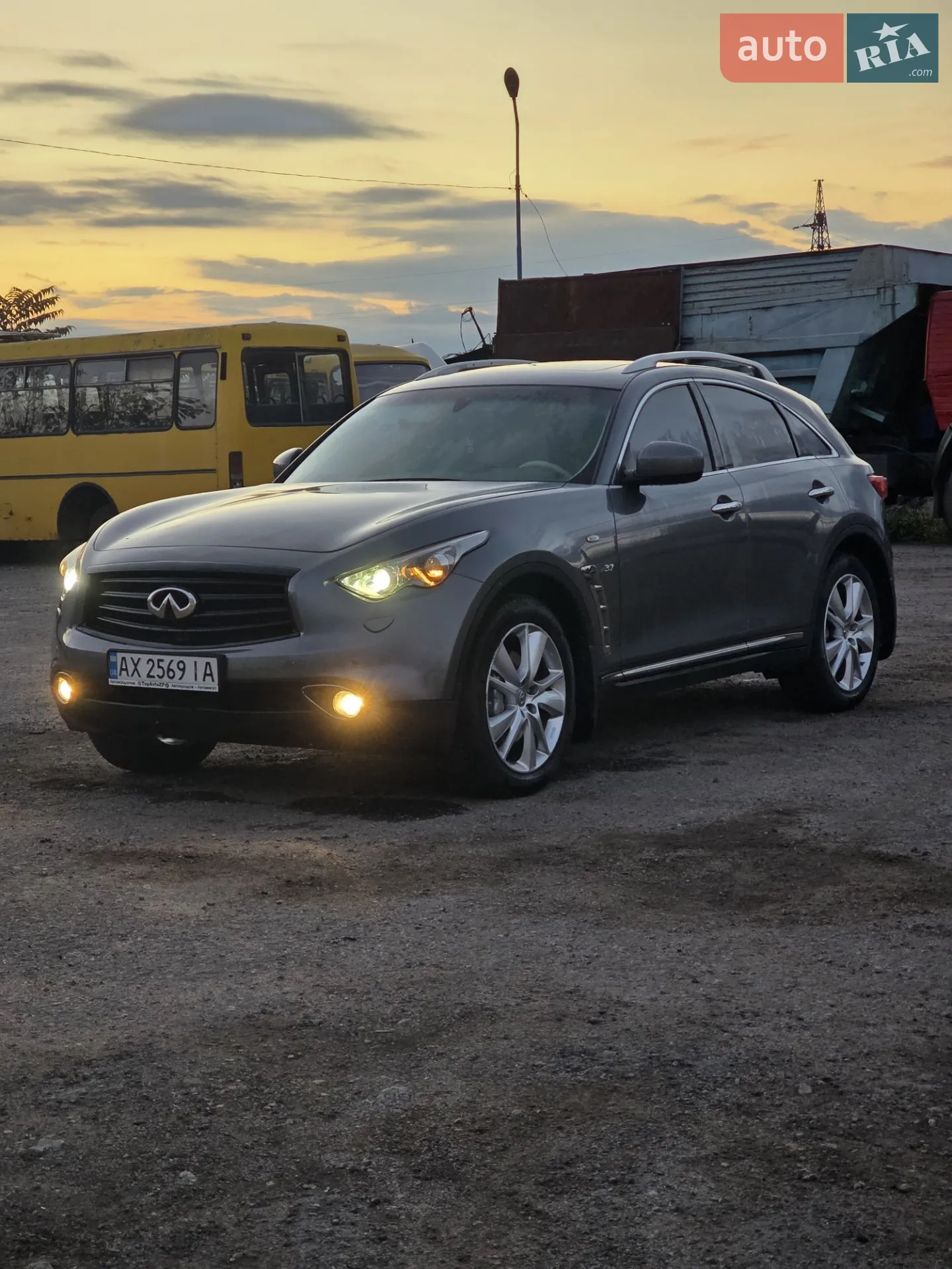 Infiniti QX70 2017 VIN JN1TCNS51U0600427 фото оголошення 10 з 14