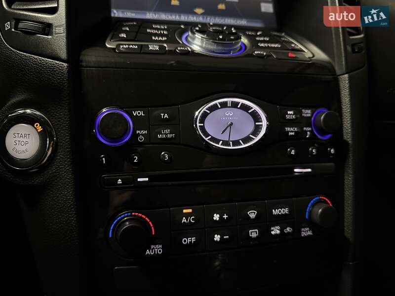 Внедорожник / Кроссовер Infiniti QX70 2013 в Киеве