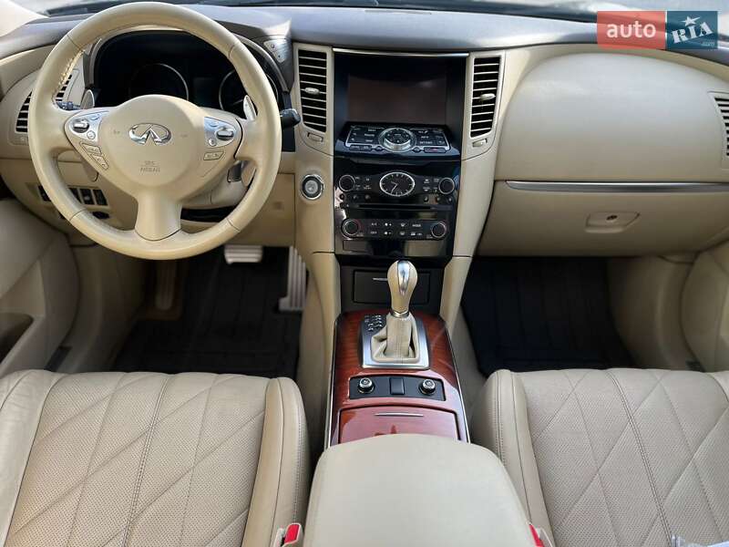 Внедорожник / Кроссовер Infiniti QX70 2016 в Киеве