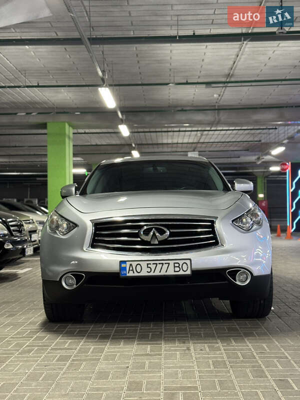 Позашляховик / Кросовер Infiniti QX70 2016 в Києві
