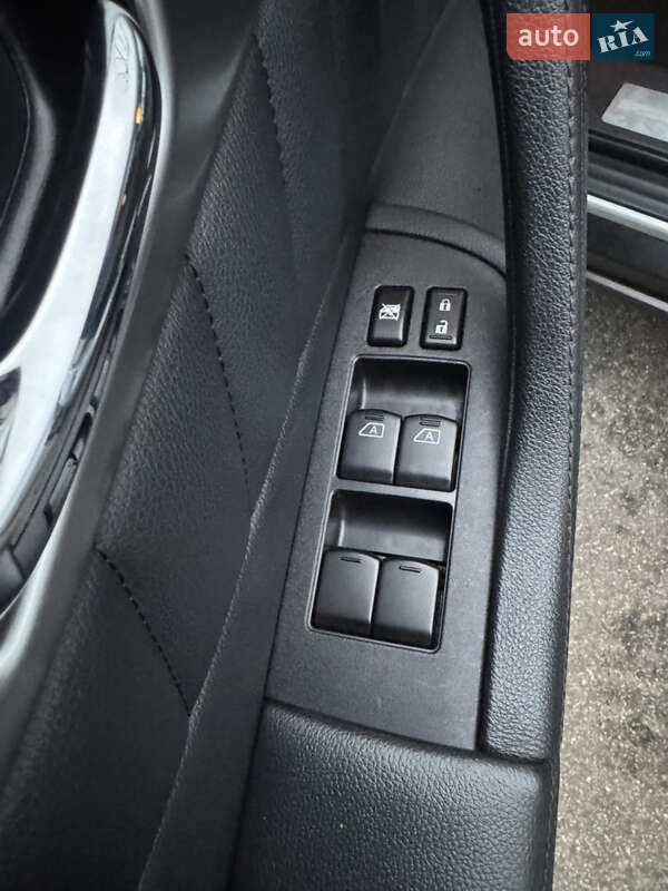 Позашляховик / Кросовер Infiniti QX70 2016 в Києві