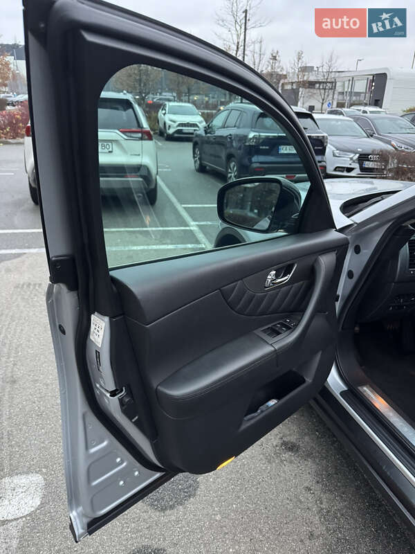 Позашляховик / Кросовер Infiniti QX70 2016 в Києві