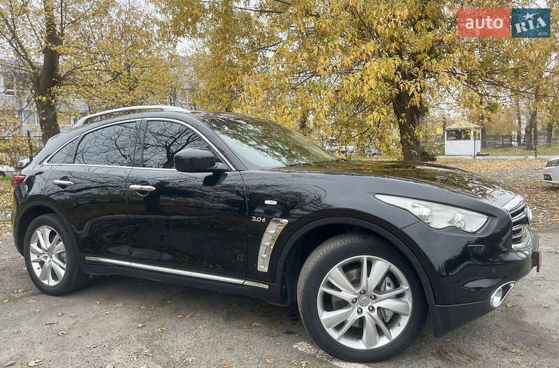 Внедорожник / Кроссовер Infiniti QX70 2015 в Киеве