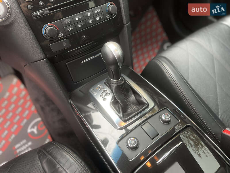 Внедорожник / Кроссовер Infiniti QX70 2015 в Киеве