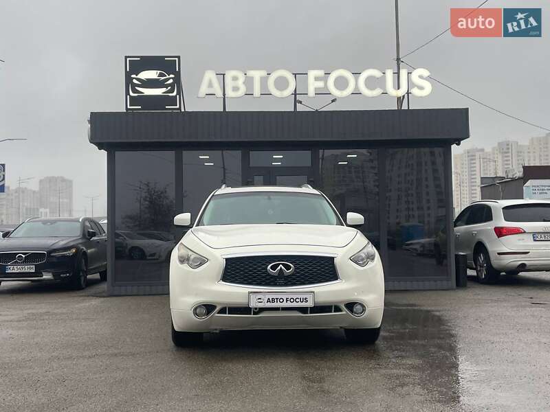 Позашляховик / Кросовер Infiniti QX70 2015 в Києві