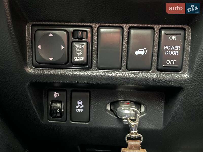 Позашляховик / Кросовер Infiniti QX70 2015 в Києві