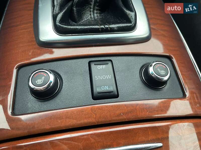 Позашляховик / Кросовер Infiniti QX70 2015 в Києві