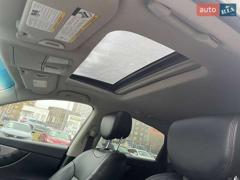 Позашляховик / Кросовер Infiniti QX70 2015 в Києві