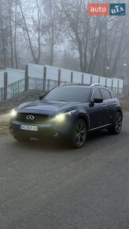 Infiniti QX70 2012