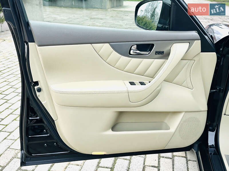 Позашляховик / Кросовер Infiniti QX70 2014 в Білій Церкві