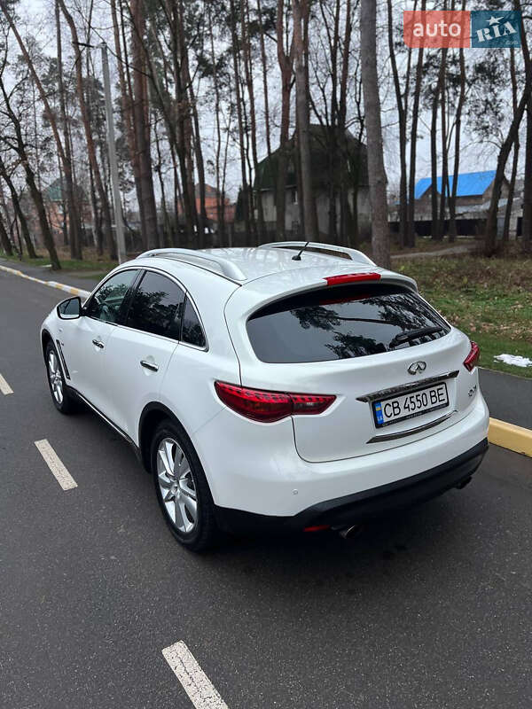 Внедорожник / Кроссовер Infiniti QX70 2015 в Киеве