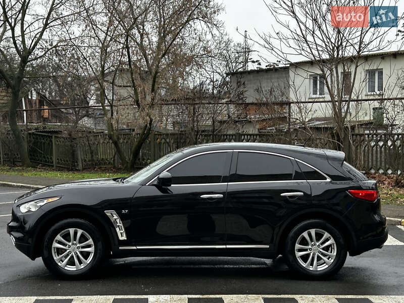 Внедорожник / Кроссовер Infiniti QX70 2016 в Николаеве