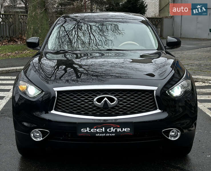 Внедорожник / Кроссовер Infiniti QX70 2016 в Николаеве