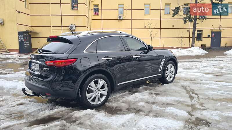 Infiniti QX70 2014