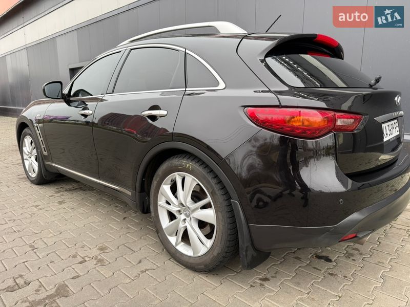 Внедорожник / Кроссовер Infiniti QX70 2014 в Киеве