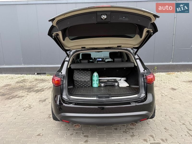 Внедорожник / Кроссовер Infiniti QX70 2014 в Киеве