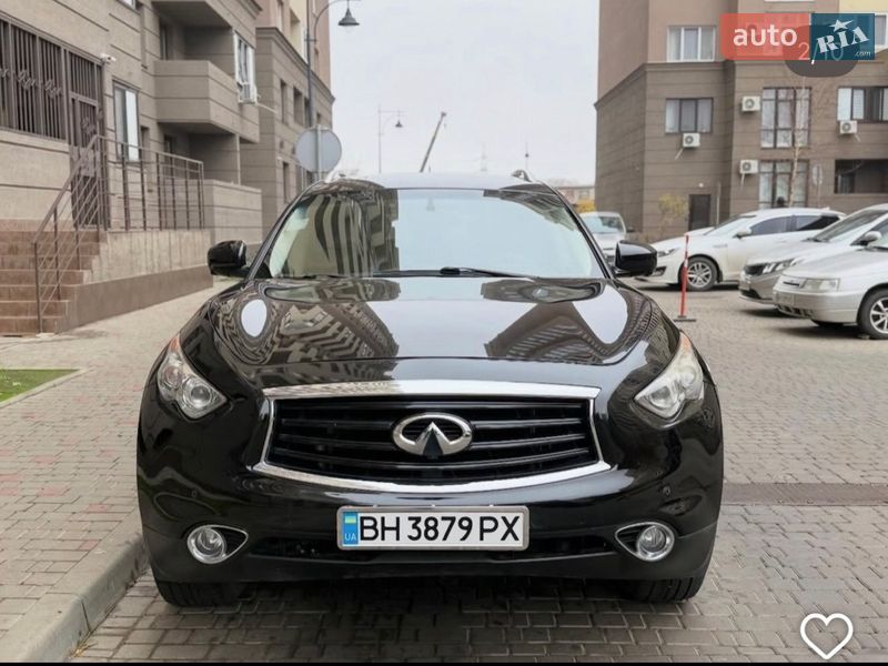 Infiniti QX70 2013