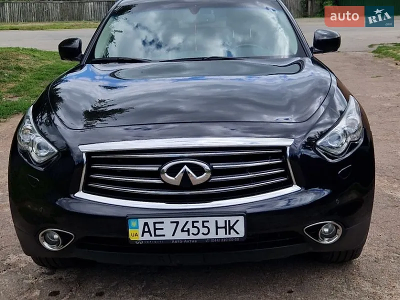Infiniti QX70 2013