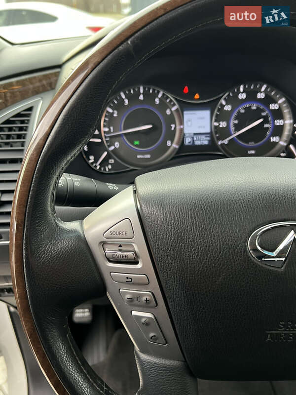 Внедорожник / Кроссовер Infiniti QX80 2016 в Черновцах