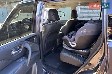 Позашляховик / Кросовер Infiniti QX80 2023 в 