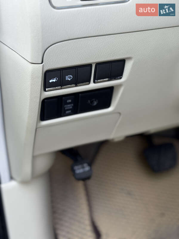 Позашляховик / Кросовер Infiniti QX80 2013 в Сарнах