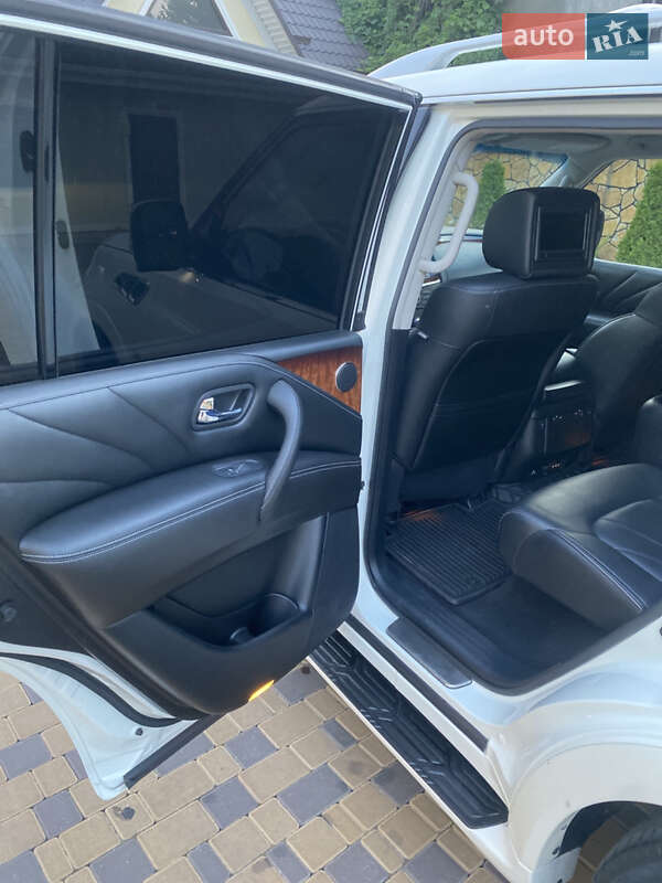 Внедорожник / Кроссовер Infiniti QX80 2015 в Могилев-Подольске