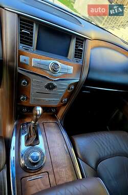Внедорожник / Кроссовер Infiniti QX80 2015 в 