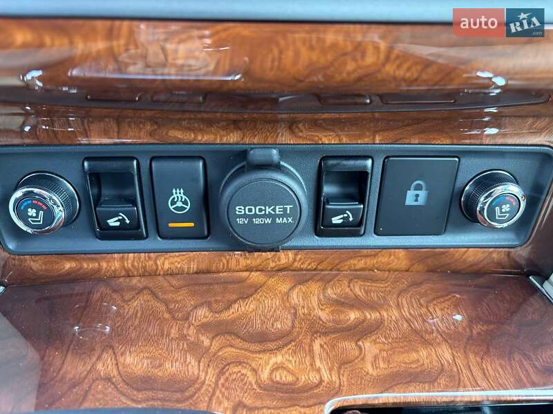 Позашляховик / Кросовер Infiniti QX80 2016 в Києві