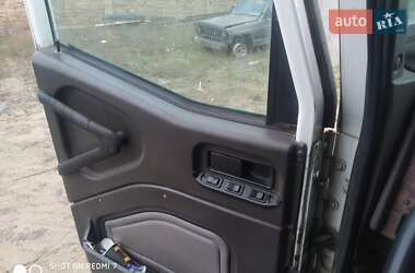 Другие грузовики International 940 2001 в 